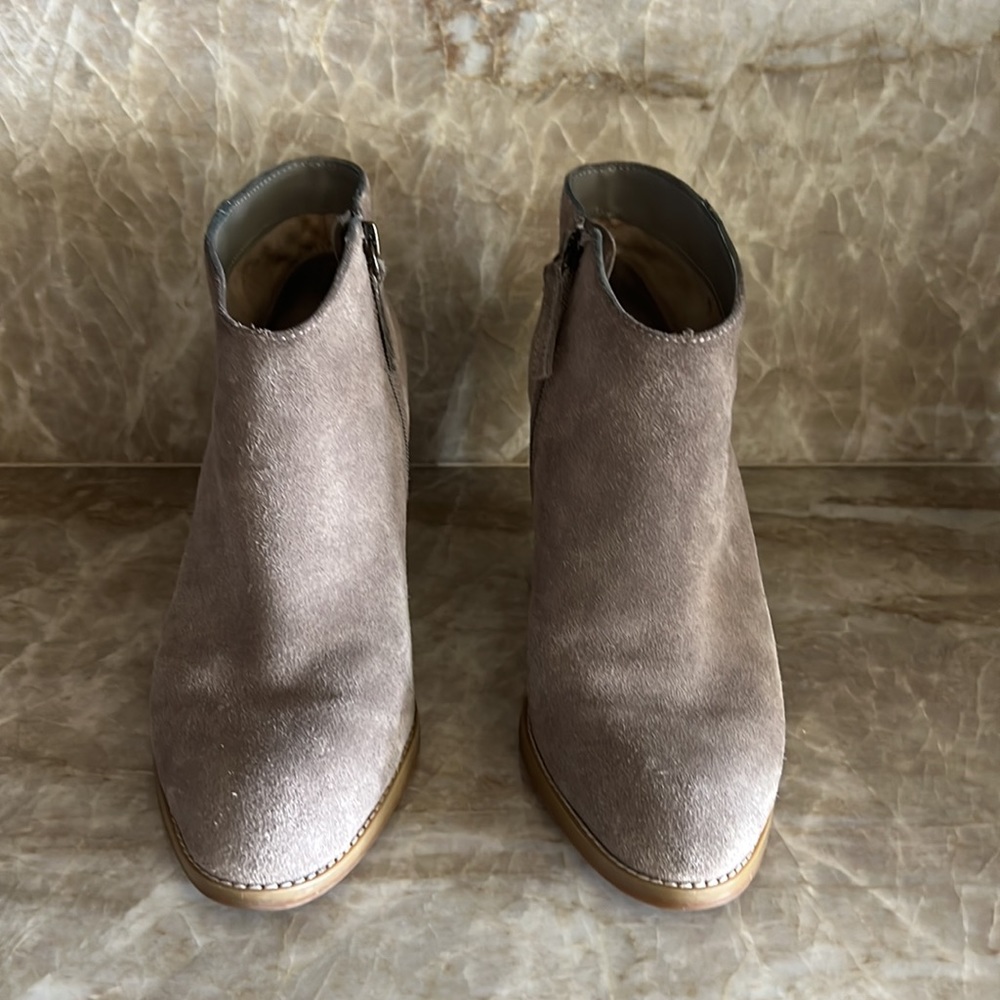 Susina Tan ~ Taupe Suede Ankle Zip up Booties Size 8.5